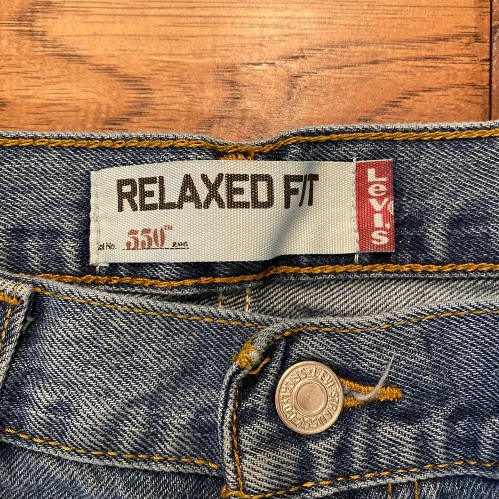Levis 550 Relaxed Fit Jeans Mens 34x32 Medium Wash Blue Tapered Leg Denim